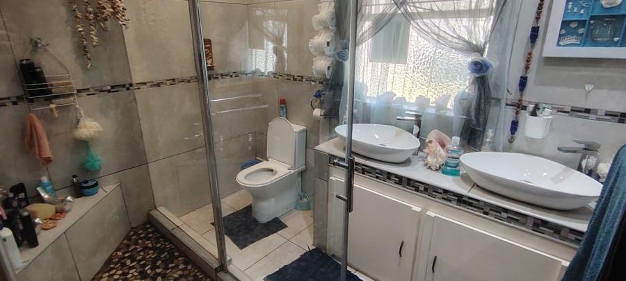 3 Bedroom Property for Sale in Flamwood North West